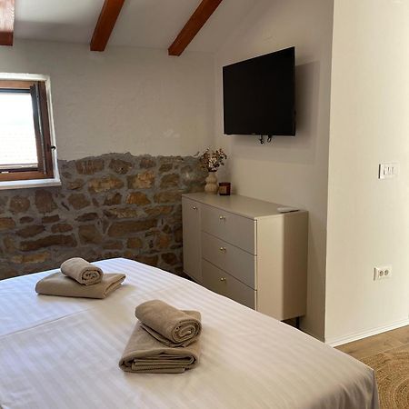 Monte Cristo Wines & Rooms Kuna Pelješka Esterno foto